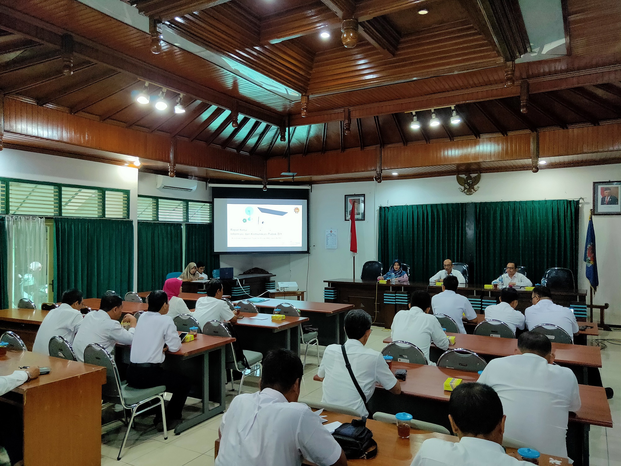 Data kasus korupsi daerah yang ditangani oleh KPK dan Kejaksaan